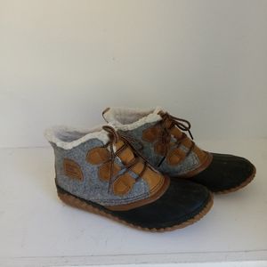 Sorel Out N About Plus Felt Boots Booties Size 8